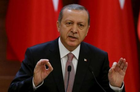 ترکی میں کرونا کی پابندیوں کی وجہ سے سیاحتی آمدنی میں کمی آئی