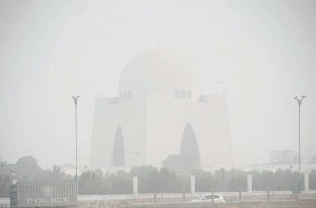 کراچی میں سردی کی لہر برقرار، درجہ حرارت 9.5 ڈگری سینٹی گریڈ تک گر گیا
