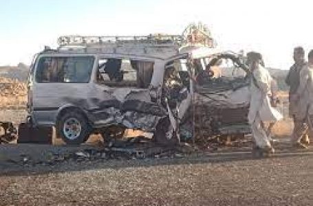 لاہور: بلوکی  میں مسافر وین  کو حادثہ :  6 افراد جاں بحق