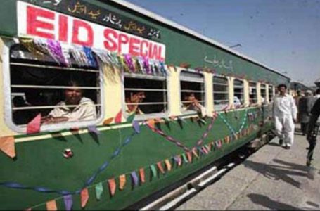 کراچی سے عید ٹرین 1078 مسافروں کو لے کر پشاور کی جانب رواں دواں