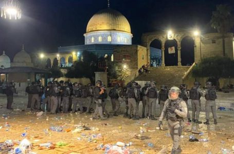 مسجد اقصیٰ میں نمازیوں پر اسرائیلی فوج کا حملہ: 152فلسطینی زخمی